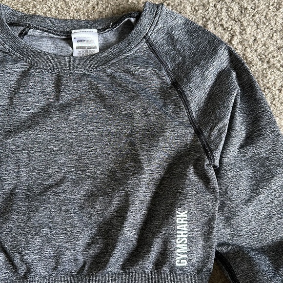 Crop top - Picture 2 of 3